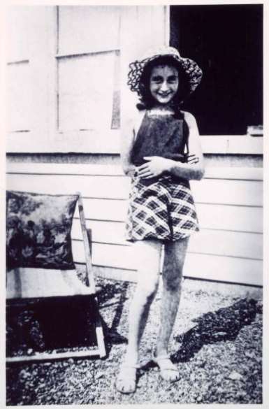 Biographical essay of anne frank