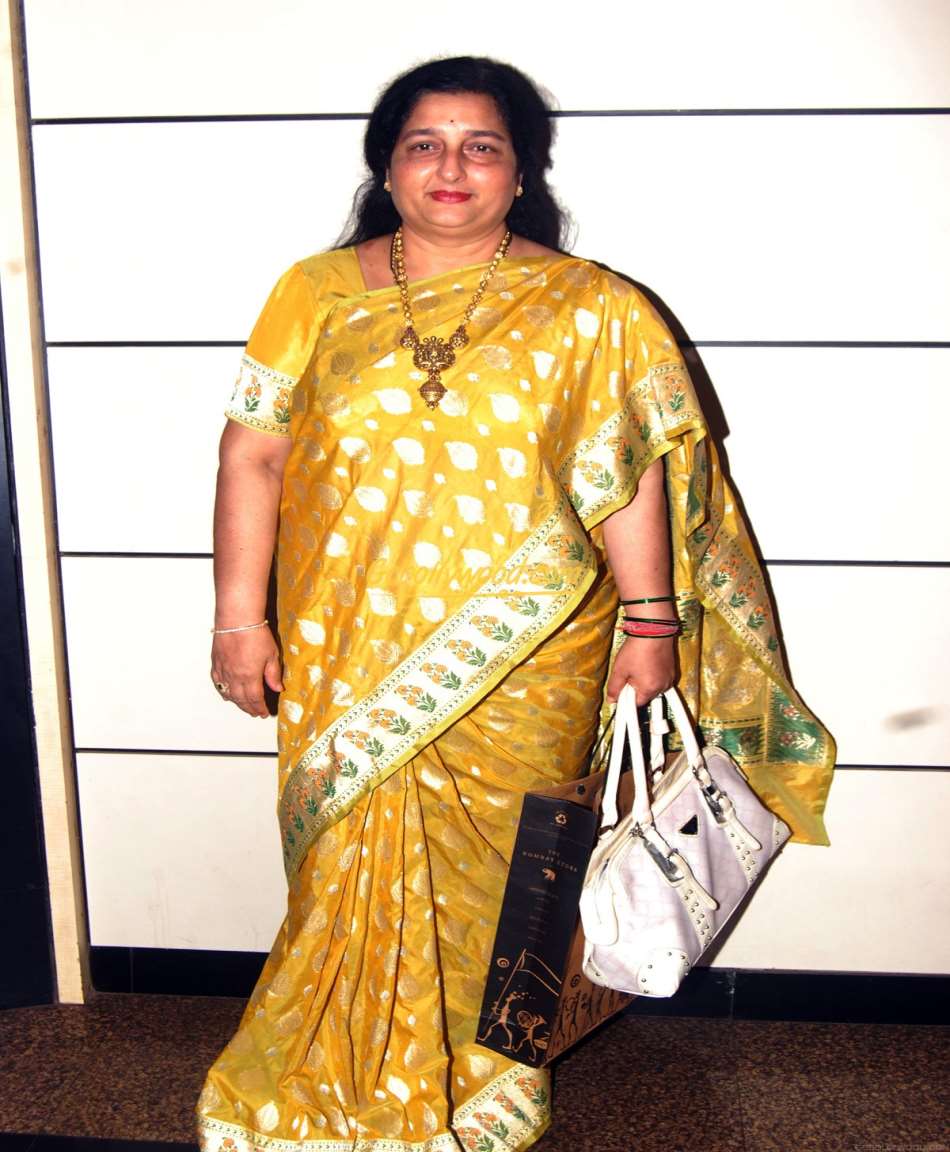 Anuradha Paudwal Birthday Real Name Age Weight Height Family Dress Size Contact Details Spouse Husband Children Bio More Notednames