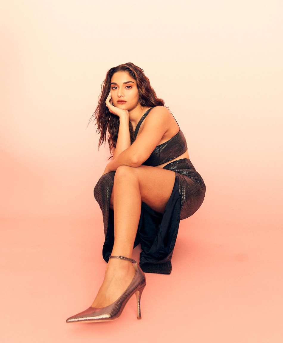 Saiee Manjrekar