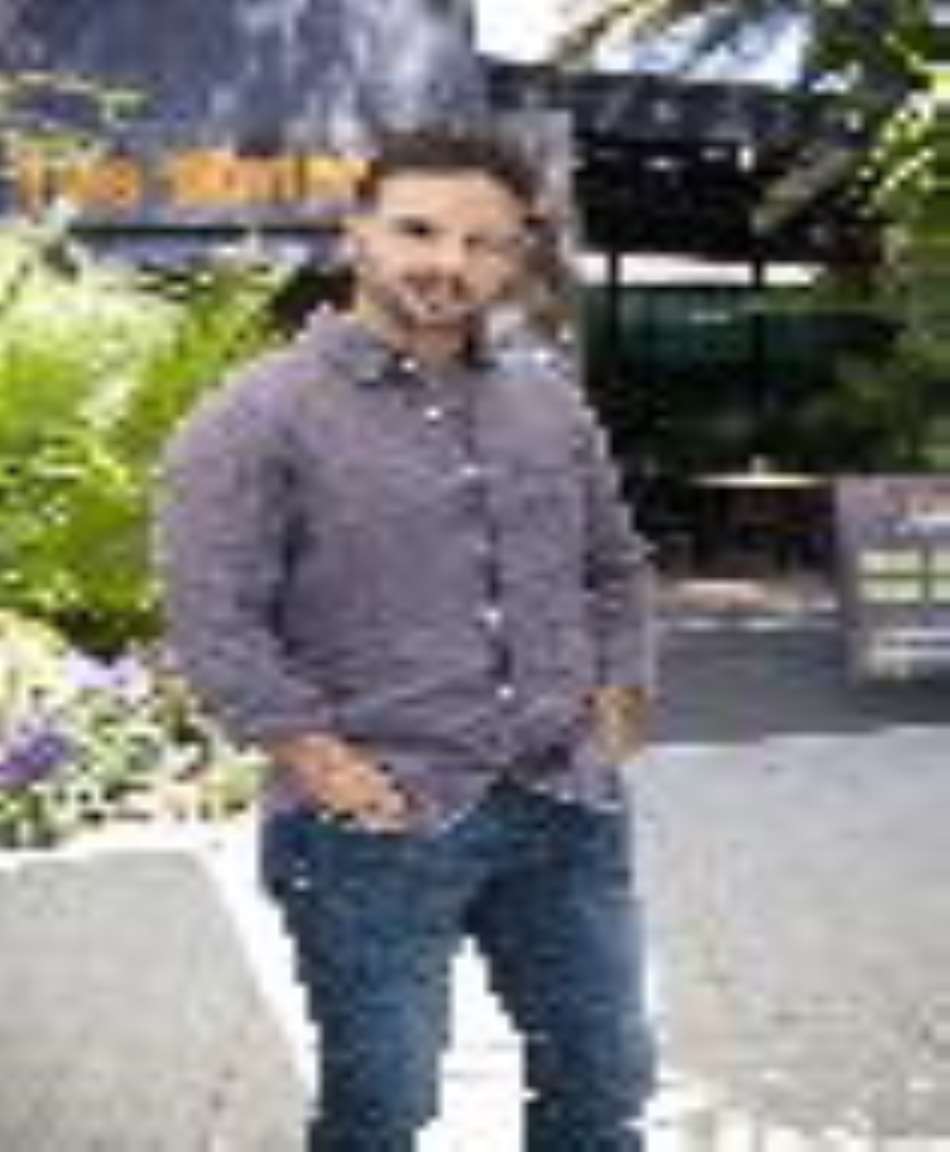 Ryan Thomas