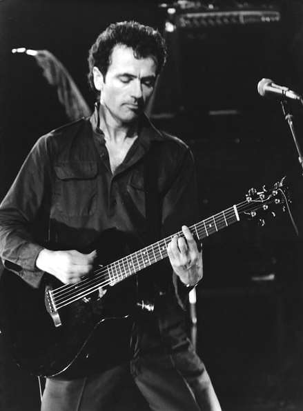 Hugh Cornwell Birthday, Real Name, Age, Weight, Height, Family, Facts ...