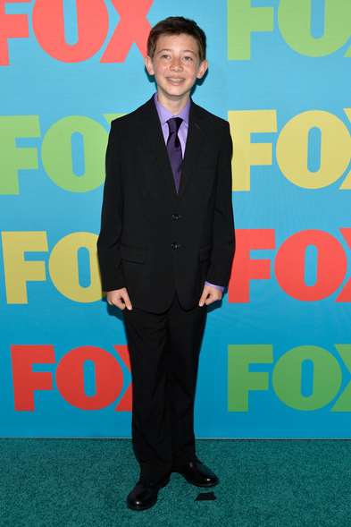 Griffin Gluck Birthday, Real Name, Age, Weight, Height, Family, Facts ...