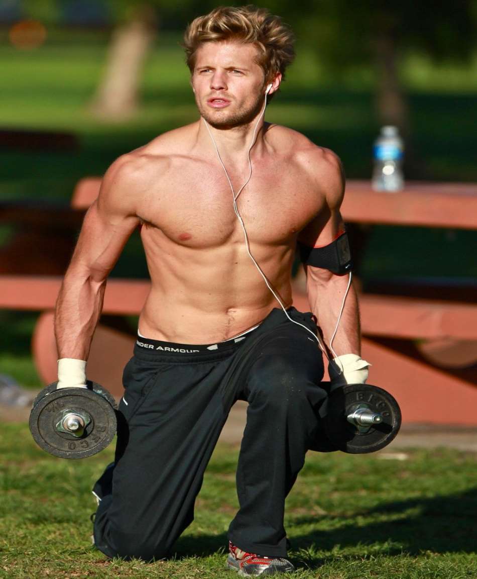 Matt Barr Birthday, Real Name, Age, Weight, Height, Family, Facts ...