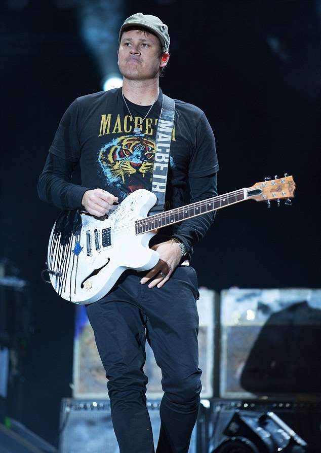 Tom DeLonge Birthday, Real Name, Age, Weight, Height, Family, Facts ...