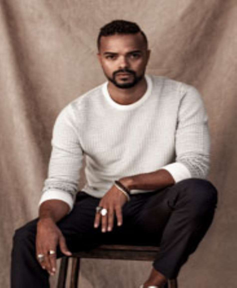 Eka Darville