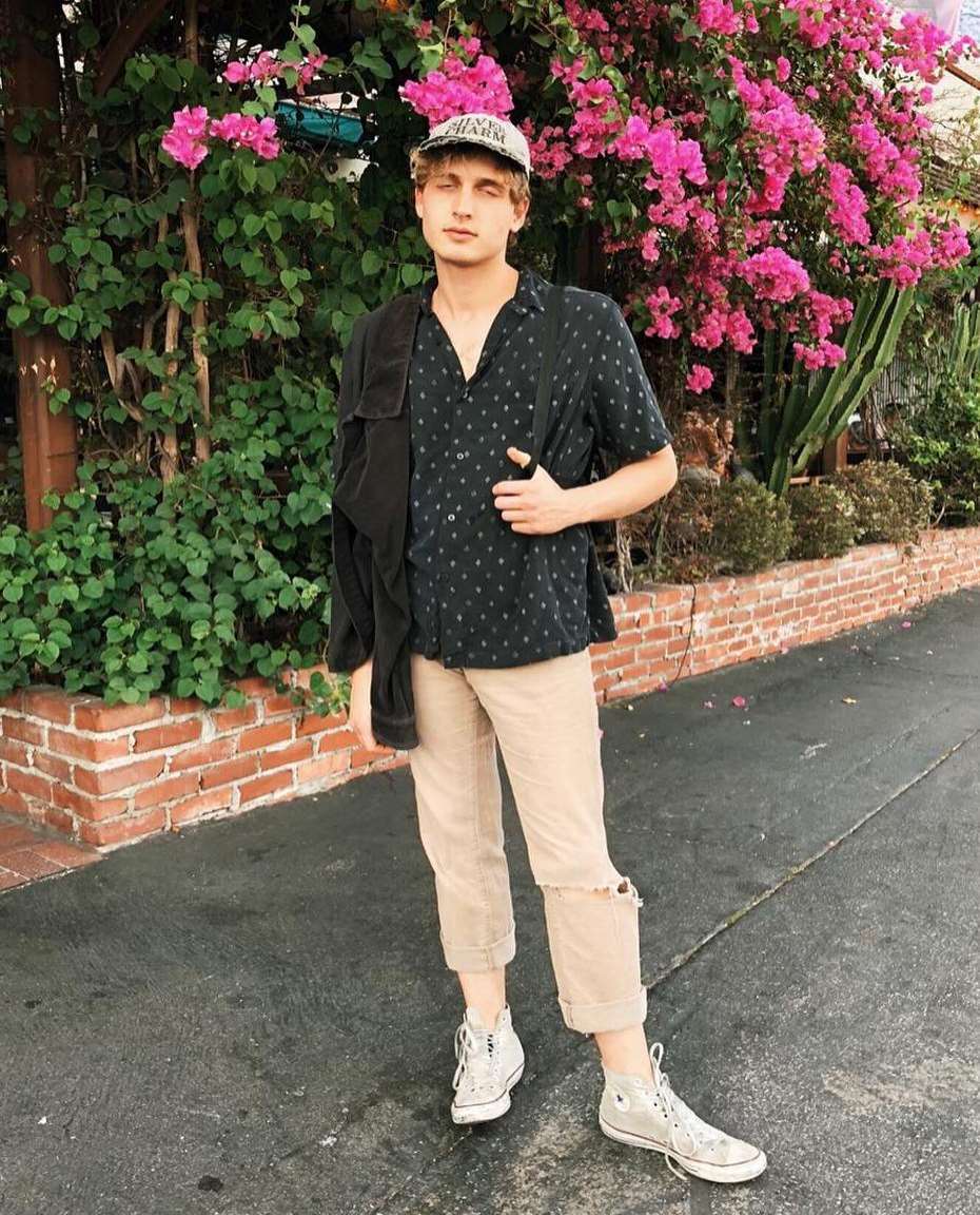 Andrew Lowe (YouTube)