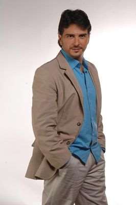 Carlos Camacho (Actor)