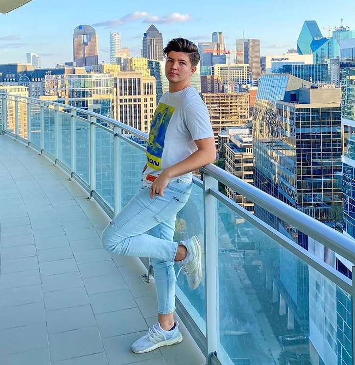 PrestonPlayz Birthday, Real Name, Age, Weight, Height, Family, Facts