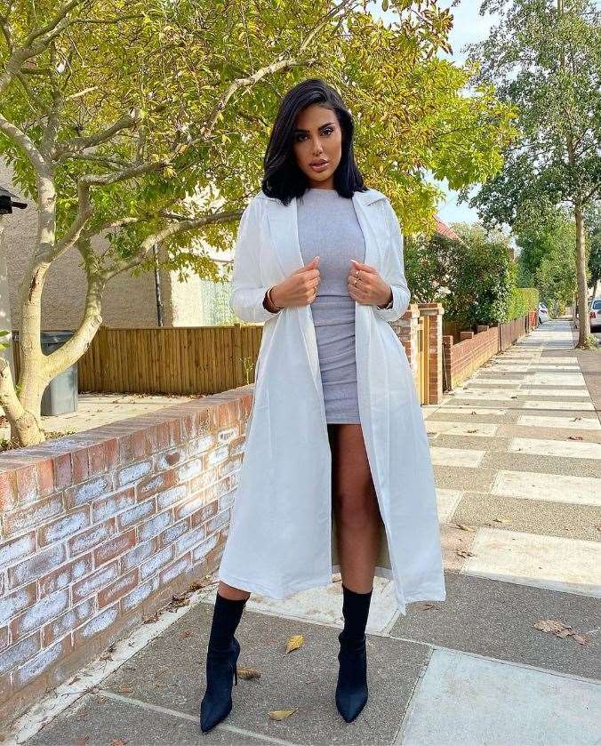 Mandi Vakili