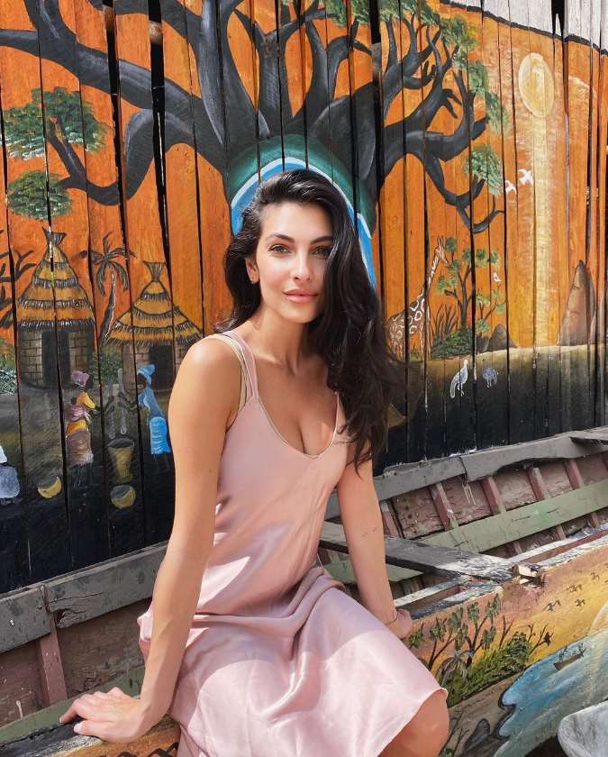 Anna Nooshin