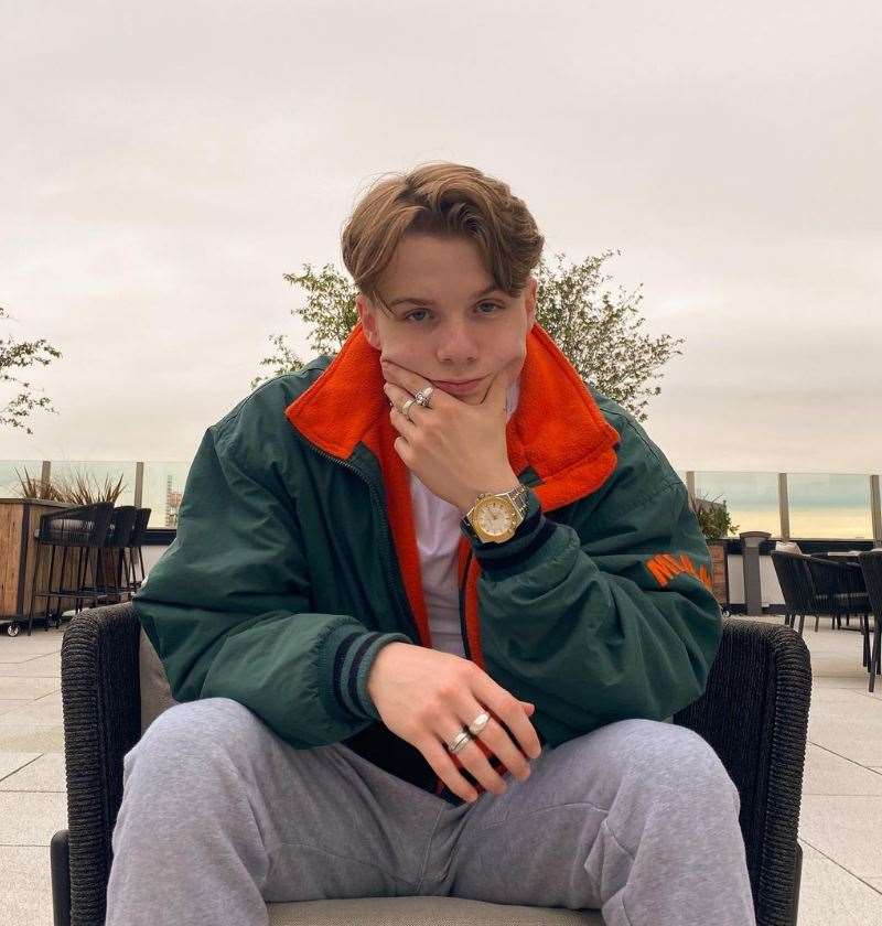 Lewis Sharp