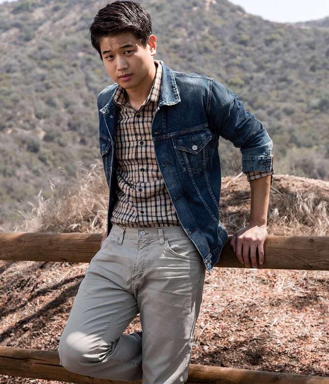 Ki Hong Lee Birthday, Real Name, Age, Weight, Height, Family, Facts ...