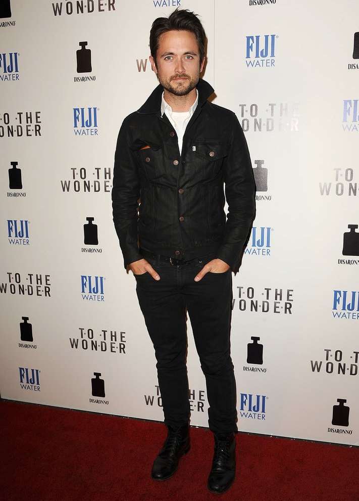 October 31: Happy 39th Birthday to Justin Chatwin #justinchatwin