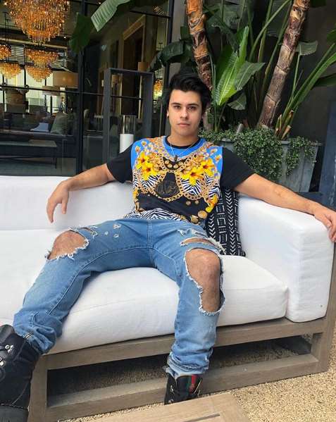 Cyrus Dobre Birthday, Real Name, Age, Weight, Height, Family, Facts ...