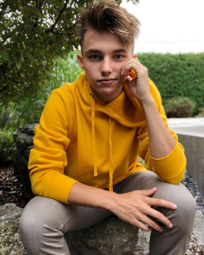 Sam Rouleau Birthday, Real Name, Age, Weight, Height, Family, Facts ...
