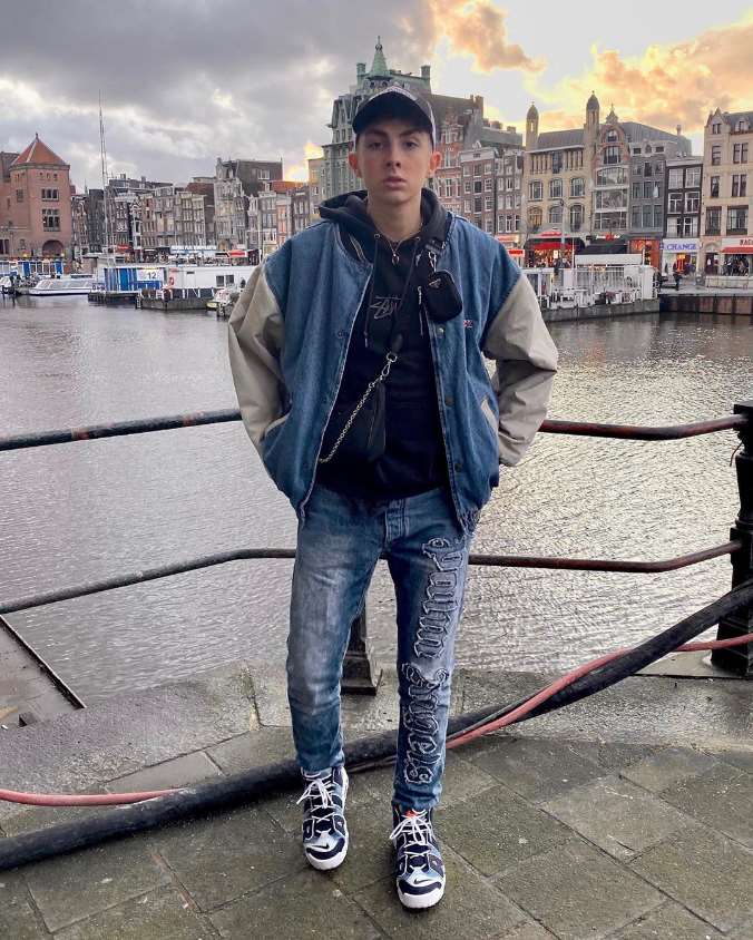LookingForLewys Birthday, Real Name, Age, Weight, Height, Family, Facts ...