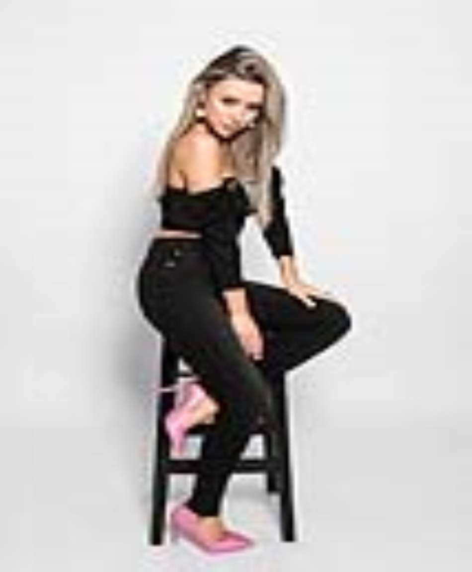 Una Healy