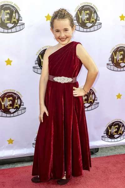 Nev Scharrel Birthday, Real Name, Age, Weight, Height, Family, Facts