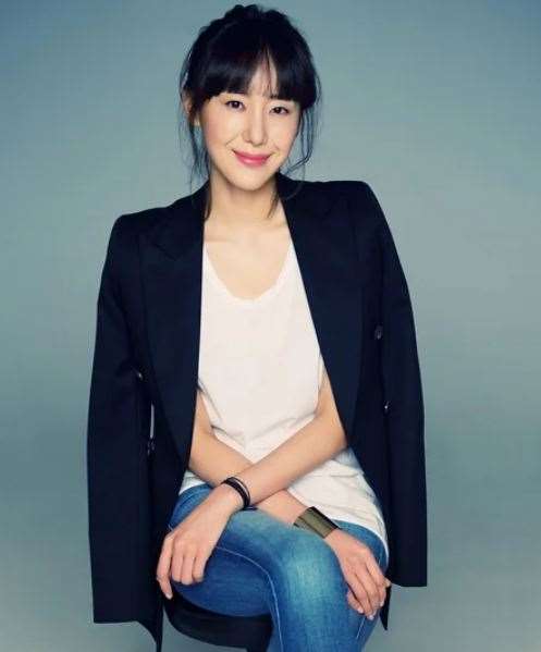 Yoon Jung hee