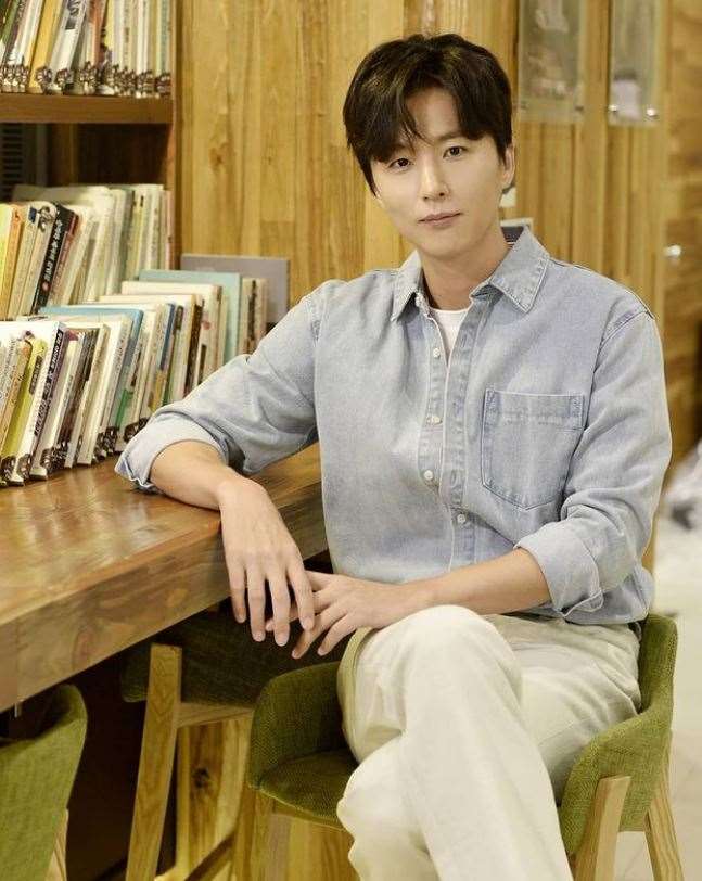 Shin Dong wook Birthday, Real Name, Age, Weight, Height, Family, Facts