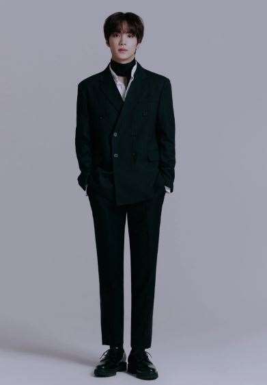 JR (Singer)