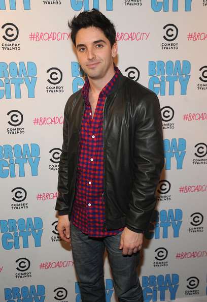 Paul W. Downs Birthday, Real Name, Age, Weight, Height, Family, Facts