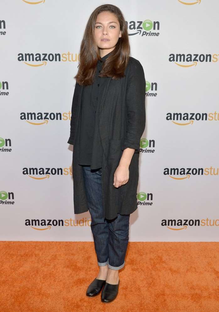 Alexa Davalos