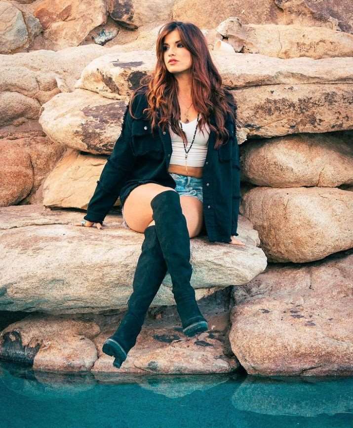 Rachele Brooke Smith