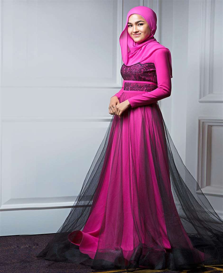 Elfira Loy