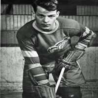 Gordie HoweFirst game NHL Detroit Red Wings (1946)