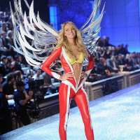 Lindsay EllingsonVictoria's Secret Angel (2011), Chanel, Dolce & Gabbana