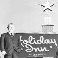 Kemmons WilsonFounder of Holiday Inn (1952)