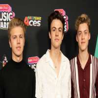 Blake RichardsonNew Hope Club (Pop Trio Group)