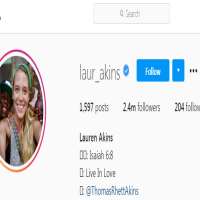 Lauren AkinsLaur_akins (Instagram Account 2012)