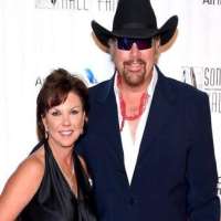 toby keith wife real name height tricia lucus weight age birthday notednames bio children contact family details