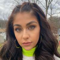 Anna Russett sister Andrea Russett
