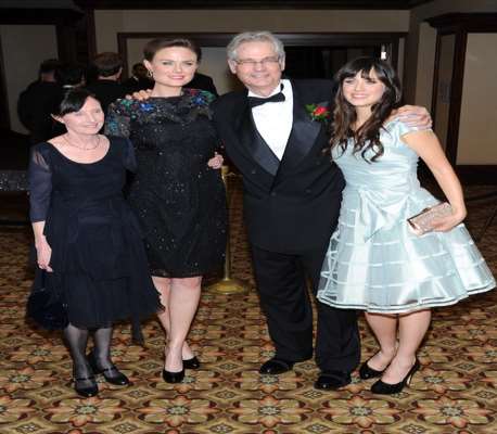 Emily Deschanel Family