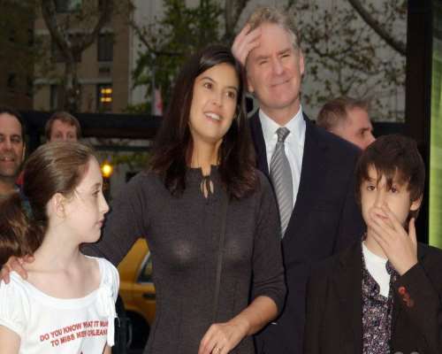 Phoebe Cates Family