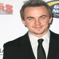 Elliot Page girlfriend Frankie Muniz