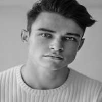 Dove Cameron boyfriend Thomas Doherty Dove Cameron boyfriend Thomas Doherty