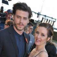 Evelyne Brochu boyfriend Francois Arnaud Evelyne Brochu boyfriend Francois Arnaud
