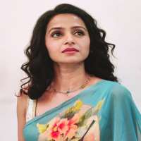 Pratik Gandhi wife Bhamini Oza Pratik Gandhi wife Bhamini Oza