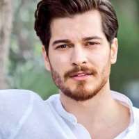 Hazal Kaya boyfriend Cagatay Ulusoy