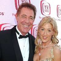 Barry Williams (Actor) girlfriend Elizabeth Kennedy
