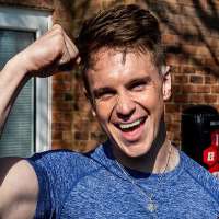 Amy Weller brother Joe Weller