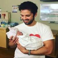 Nathan Kress daughter Rosie Nathan Kress daughter Rosie