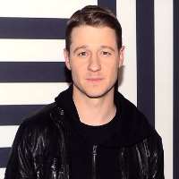 Nina Dobrev boyfriend Ben McKenzie (Rumor) Nina Dobrev boyfriend Ben McKenzie (Rumor)