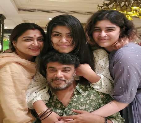 Khushbu Sundar Family