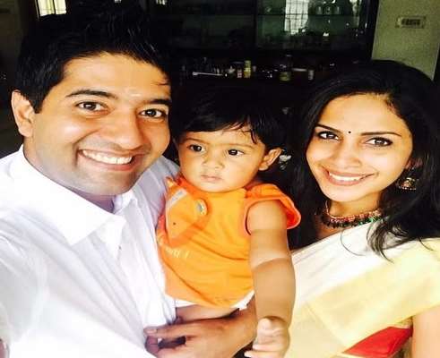 Samyuktha Shanmughanathan Family