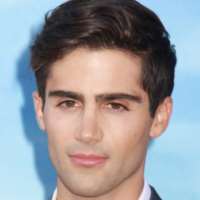 Sommer Ray boyfriend Max Ehrich Sommer Ray boyfriend Max Ehrich